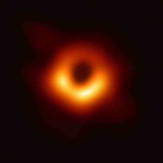 Czarna dziura M87