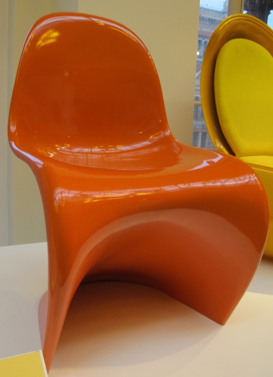 Fotel Panton Chair z boku